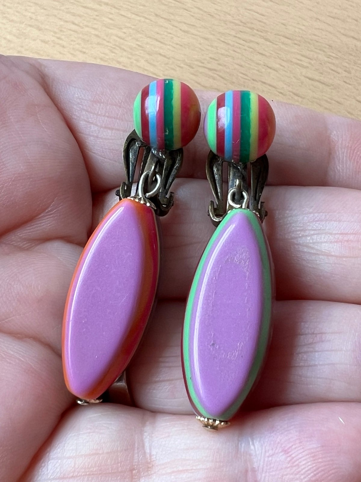 VINTAGE MID CENTURY RETRO CLIP ON DROP DANGLE RAINBOW EARRINGS MADE IN JAPAN