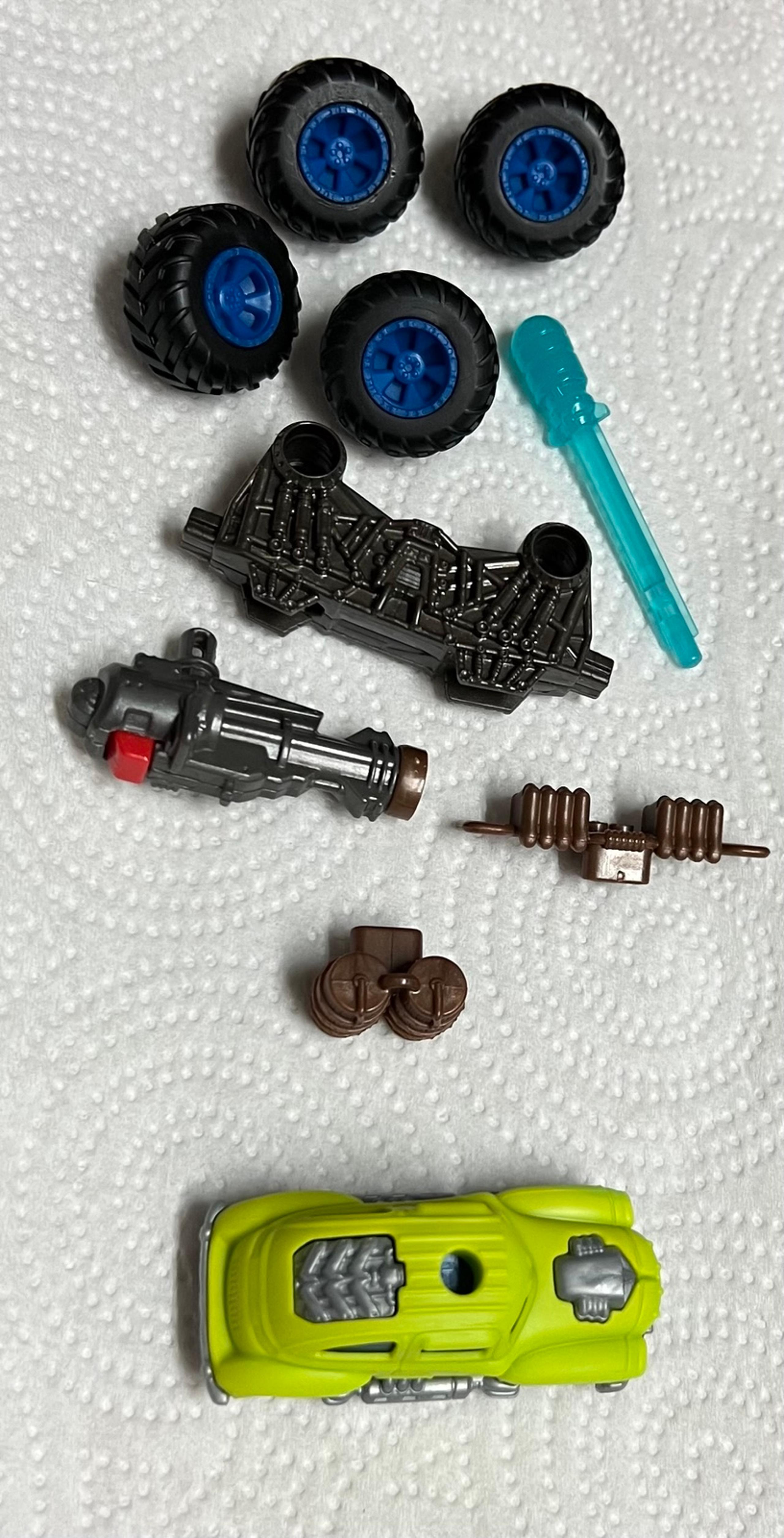 5 Surprise Monster Truck - Stealth Striker