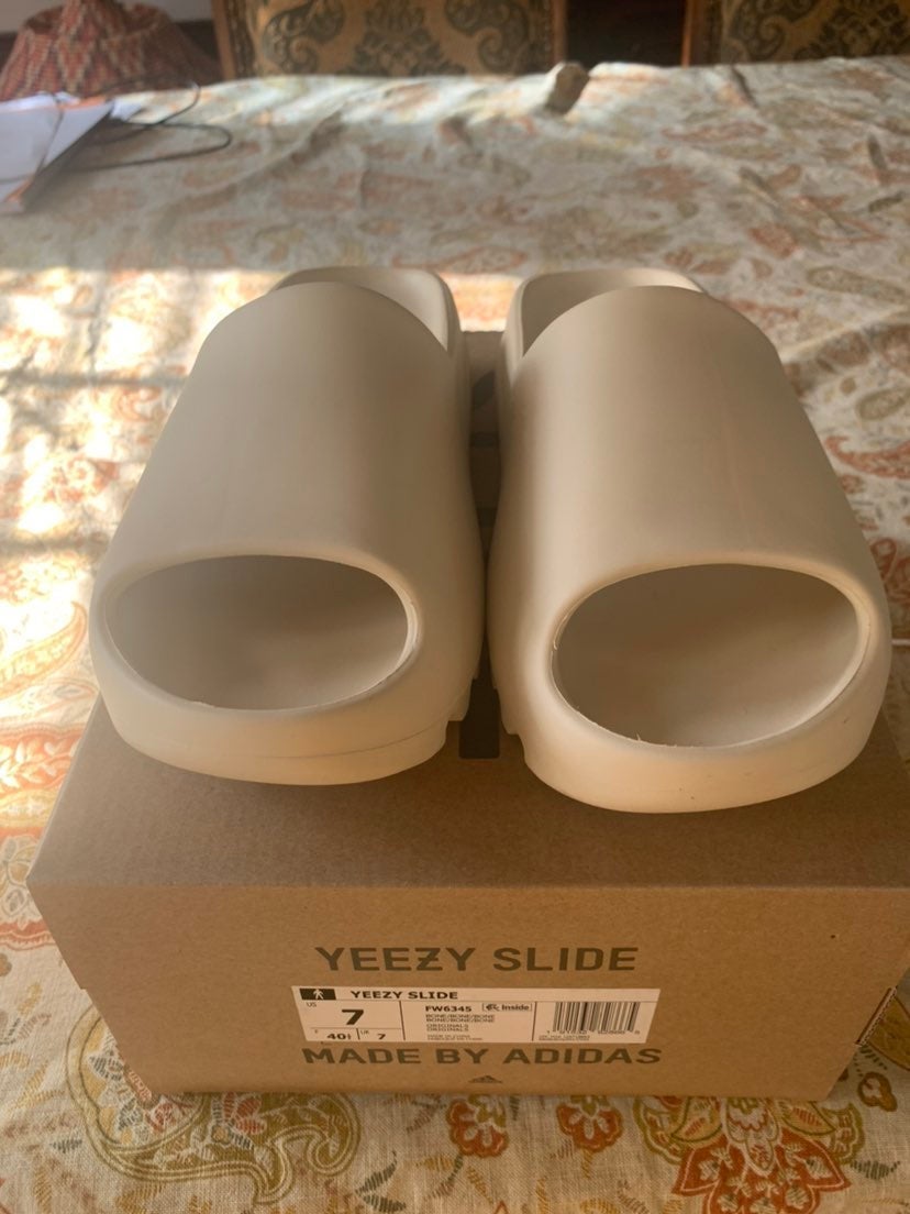Yeezy slides Desert Sand