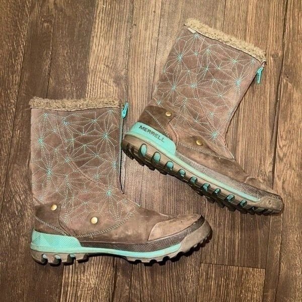 Merrell Bracken 400 gram insulated brown & teal embroidered boots