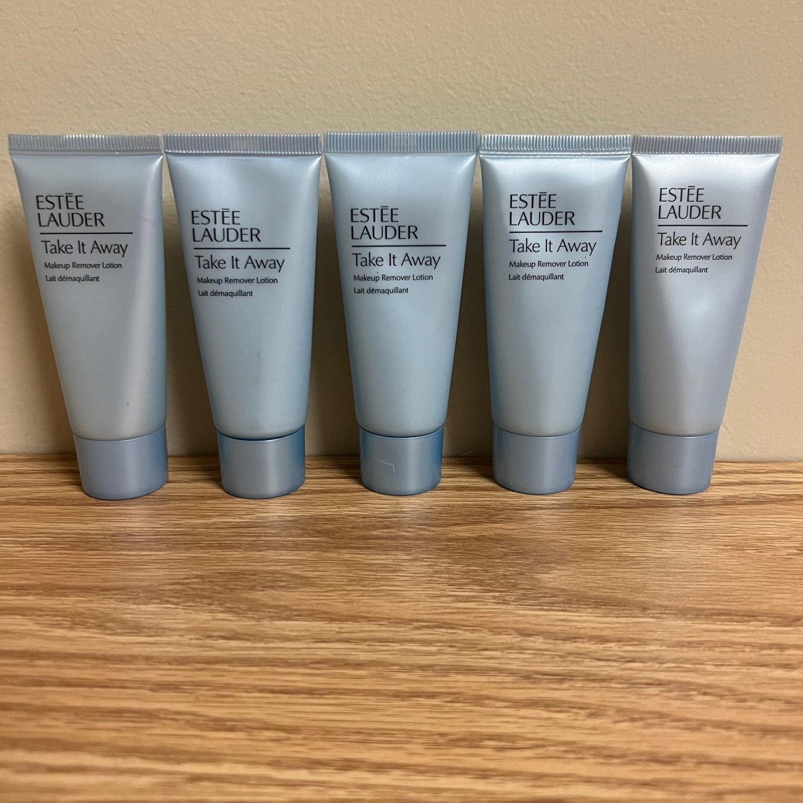 ESTÉE LAUDER Take it away makeup remover lotion
