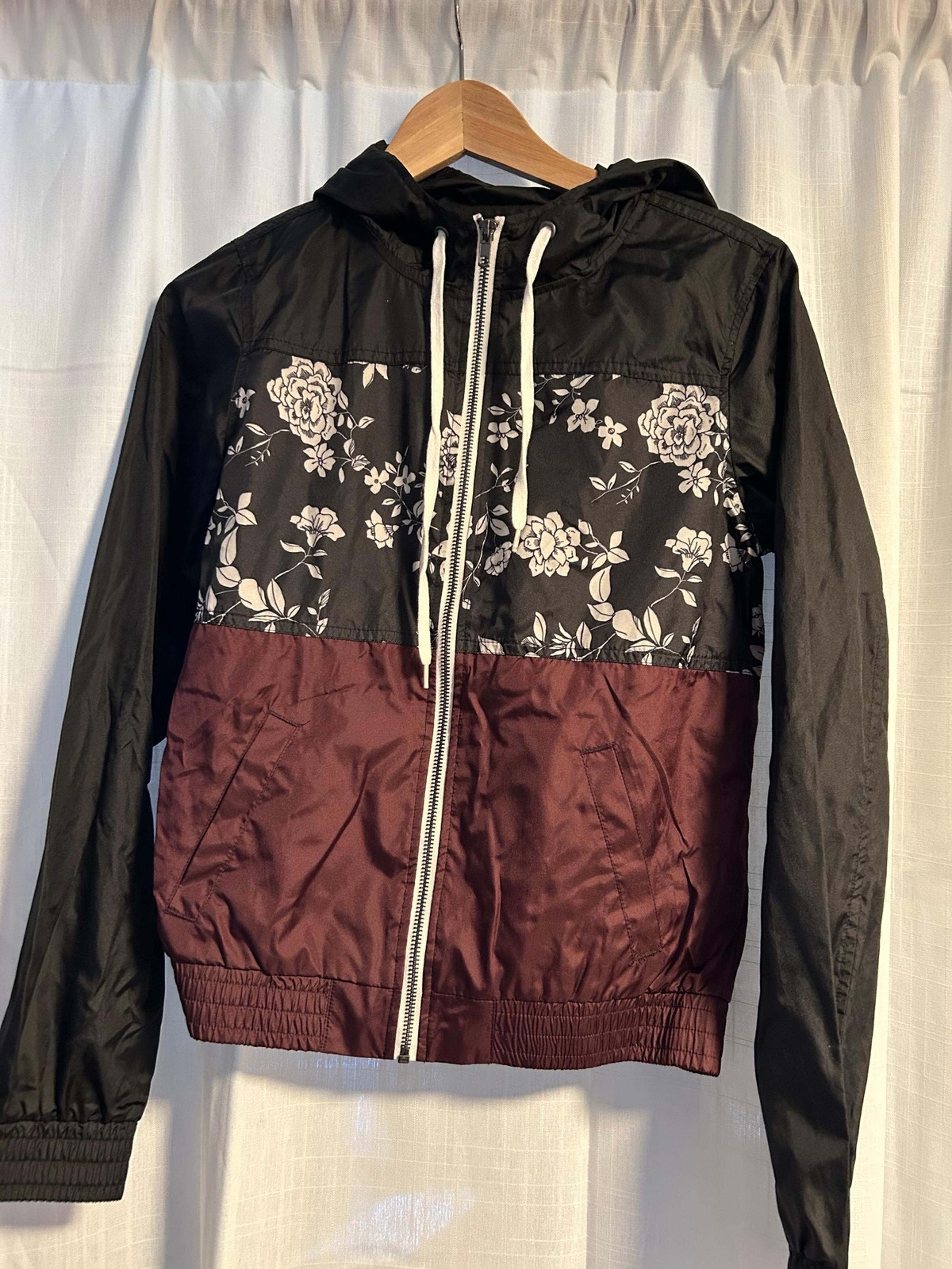 Empyre rain jacket size small