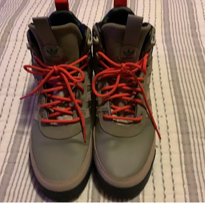 Adidas EE5531 Boots multicoloredi High Top SZ 8.5 Like New Reflective Laces