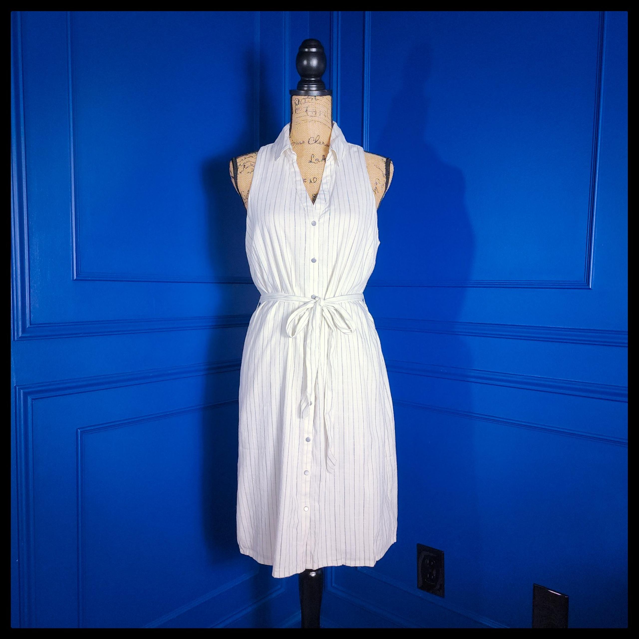 Ivanka Trump Pinstriped Sleeveless Button Down Dress Size 8