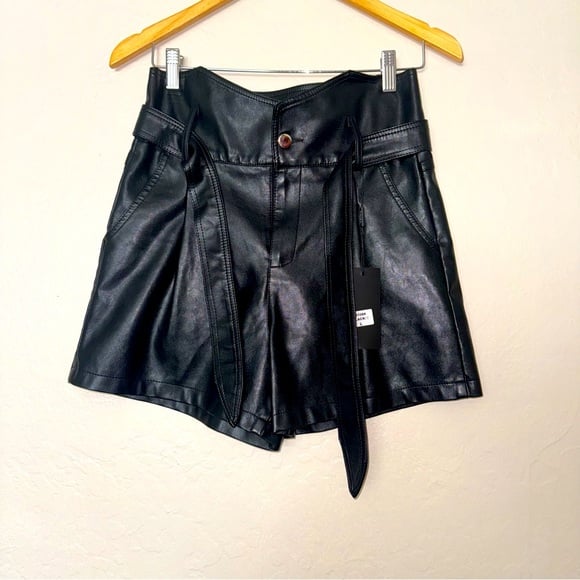 Venti6 Black Faux Leather High Waisted Paper Bag Shorts Size L