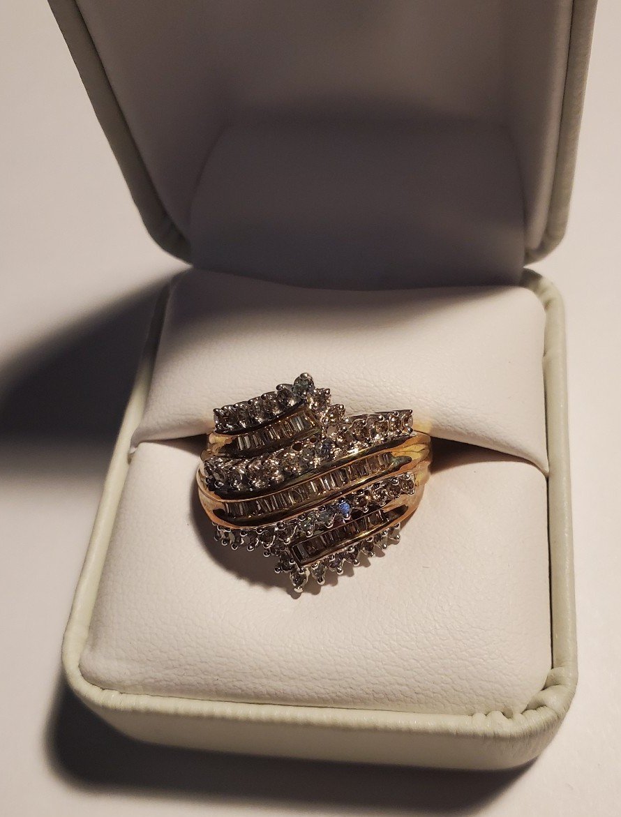Vintage 10k yellow gold ring with round and baguette diamonds