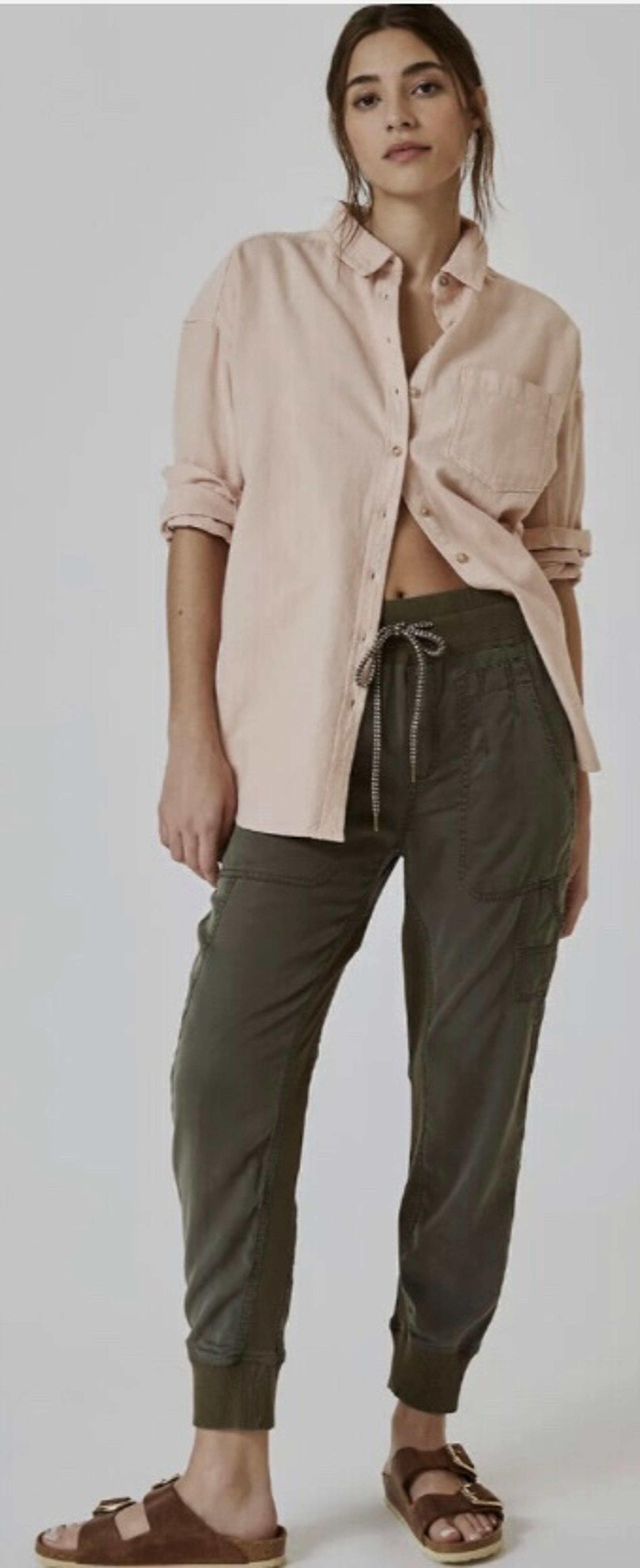 By Anthropologie the Normad high rise cargo pants size small women’s