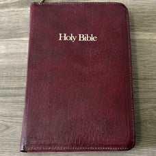 Holy Bible, New American, Catholic Edition: Nelson 9053ZG [1970] Zippered 9053