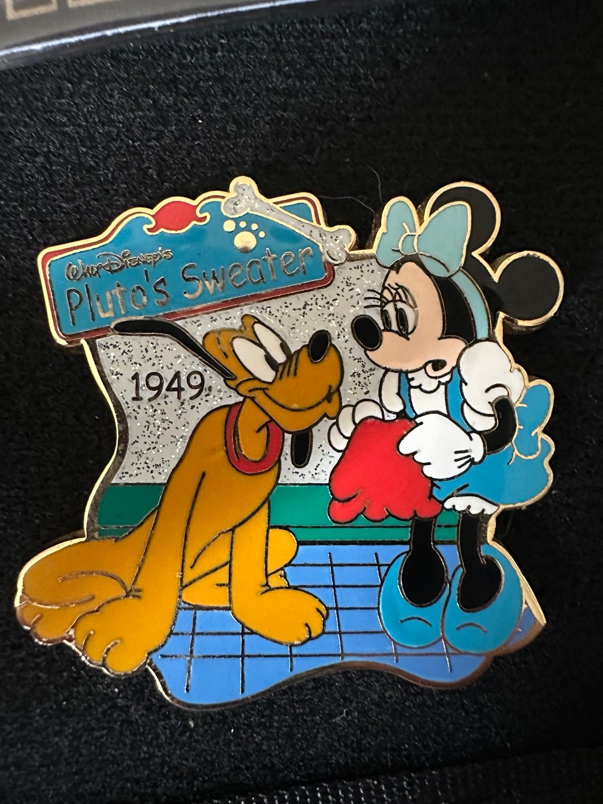 Pluto’s Sweater pin