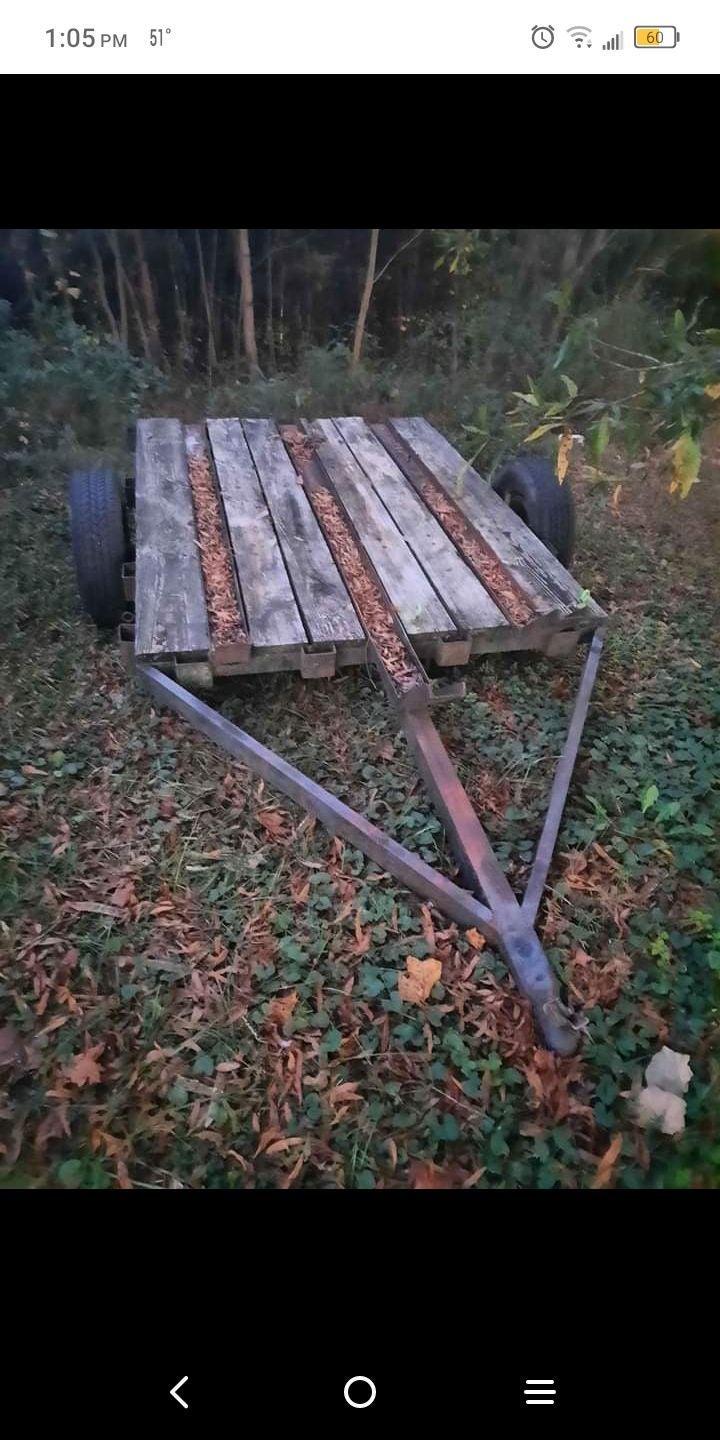 Dirt bike trailer holds 3