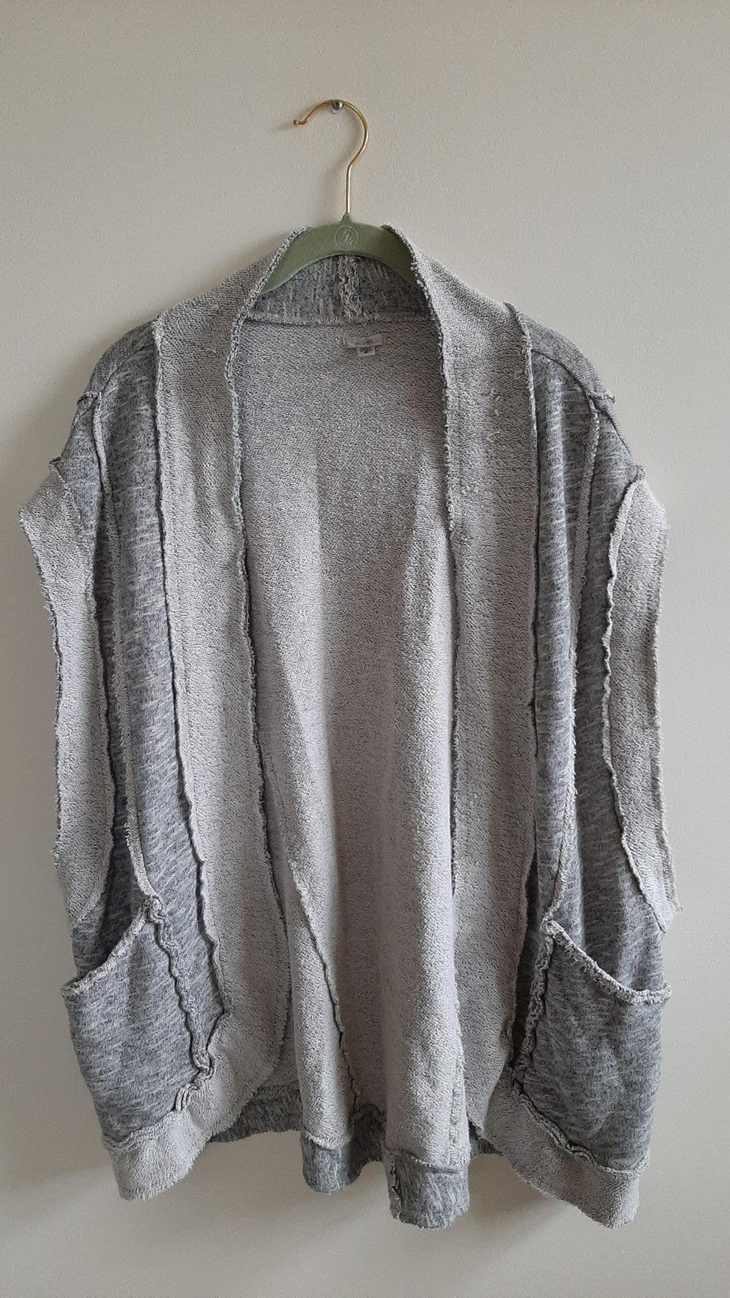 Ecoté Grey & White Cropped Cardigan Sweater