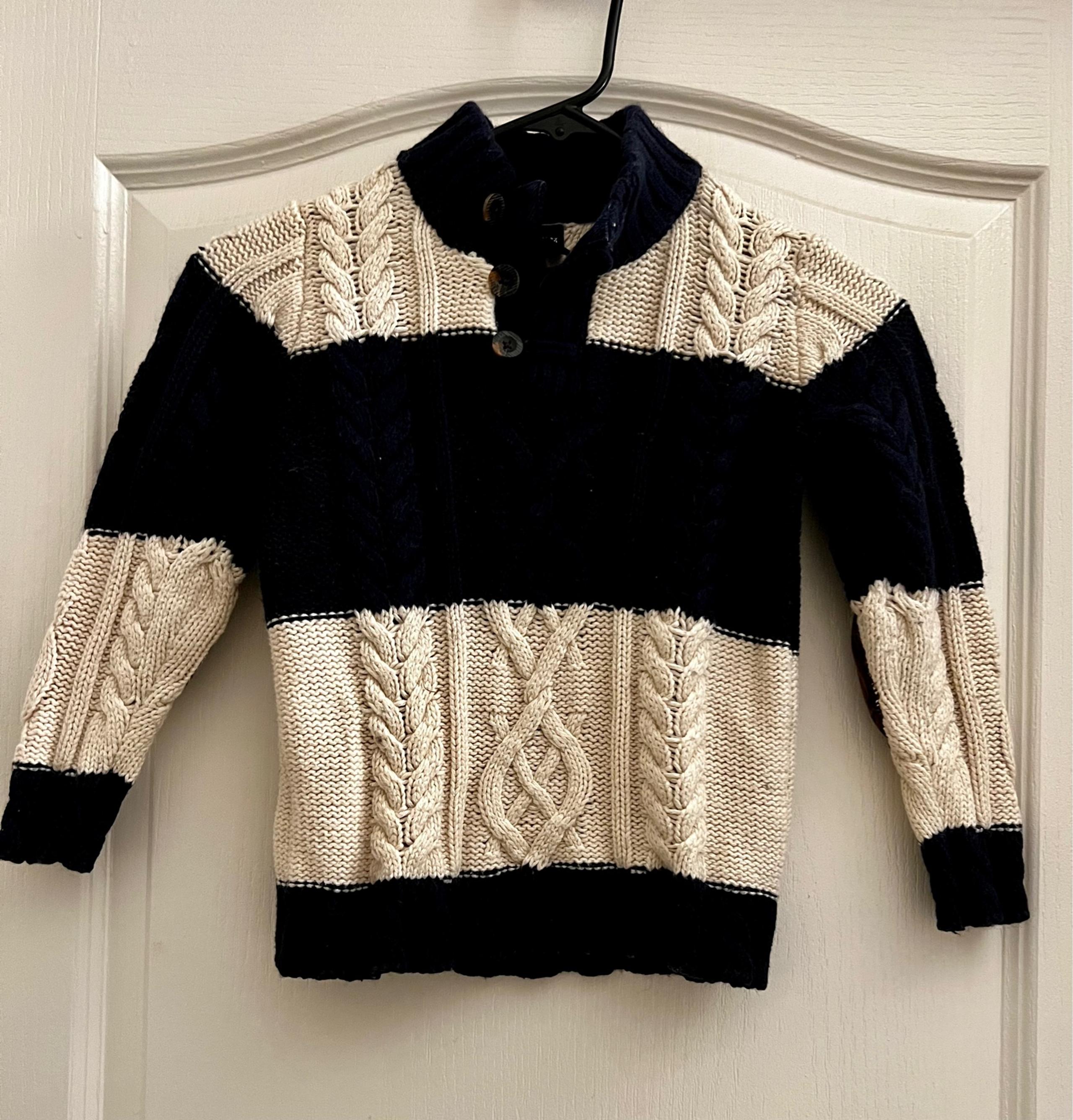 Gap sweater