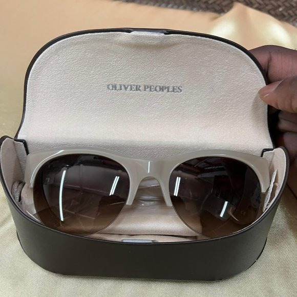 NWT Oliver Peoples 1pc Sun glasses
