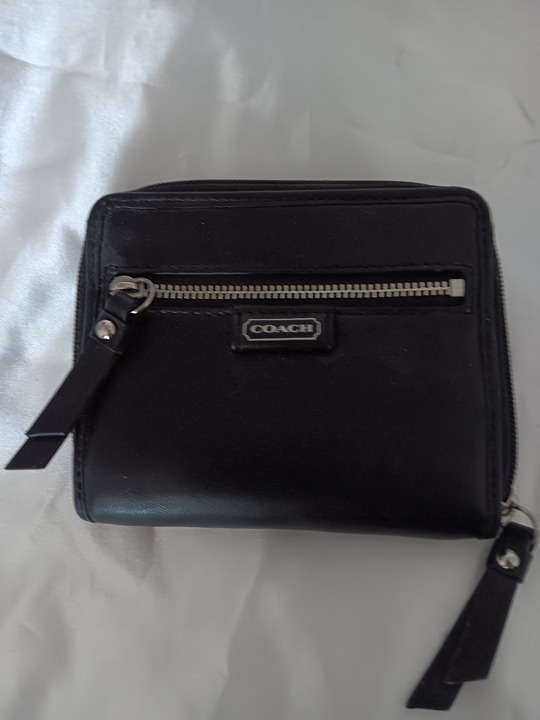 COACH Daisy Leather Medium Zip Around Black Wallet Clutch F49576