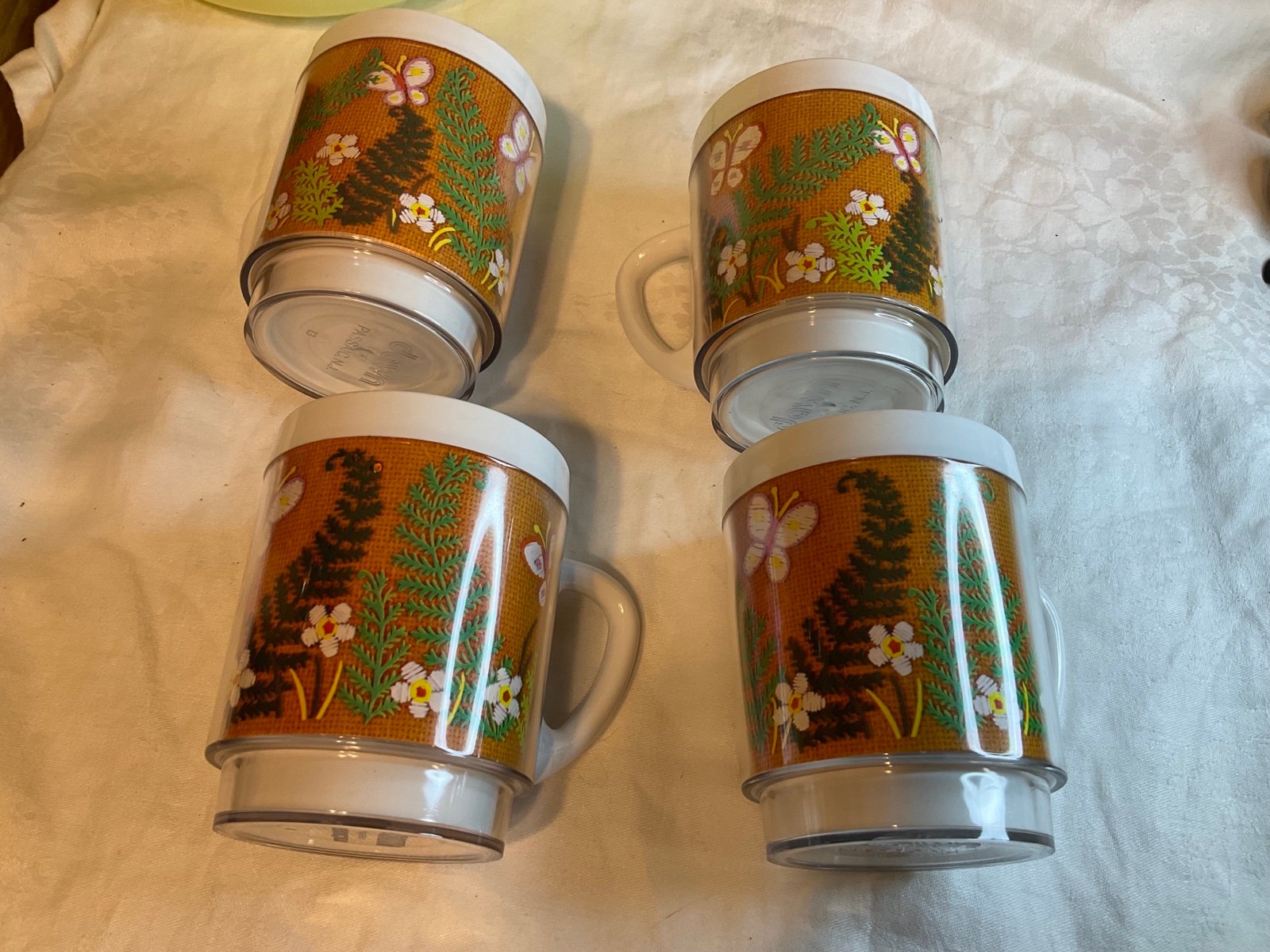 Vintage 4 Thermo Serv mugs Retro 1970s Faux Embroidered Brand New Box