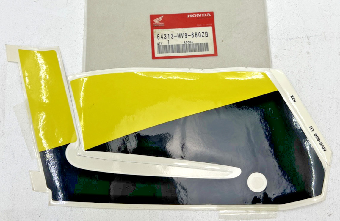 HONDA MOTORCYCLE 1994 CBR600F2A,AC LEFT COWL LID STRIPE TYPE 22. 64313-MV9-660Z