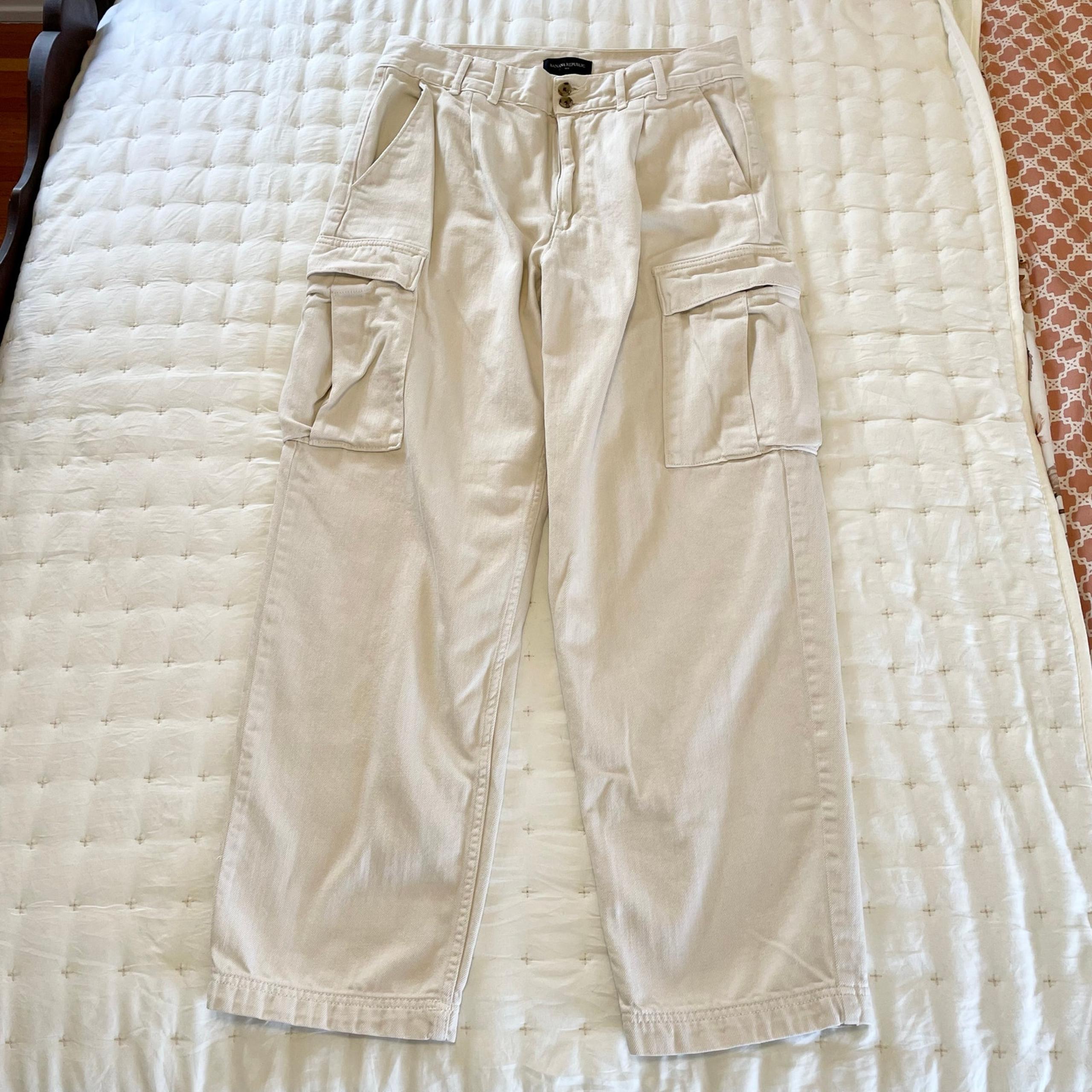Banana Republic Women’s Twill Cargo Pants – Size 29/8
