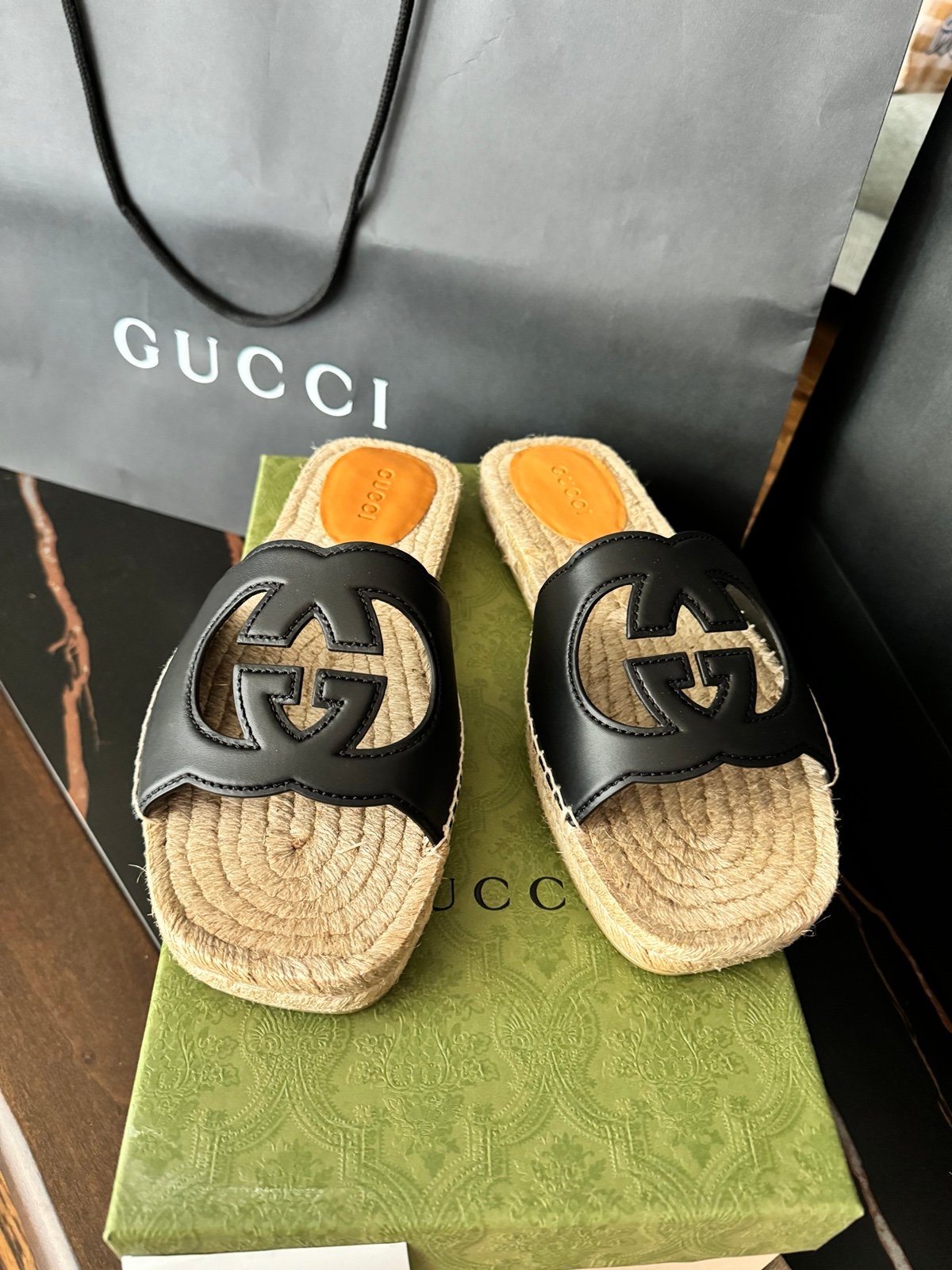 Gucci leather sandals for men