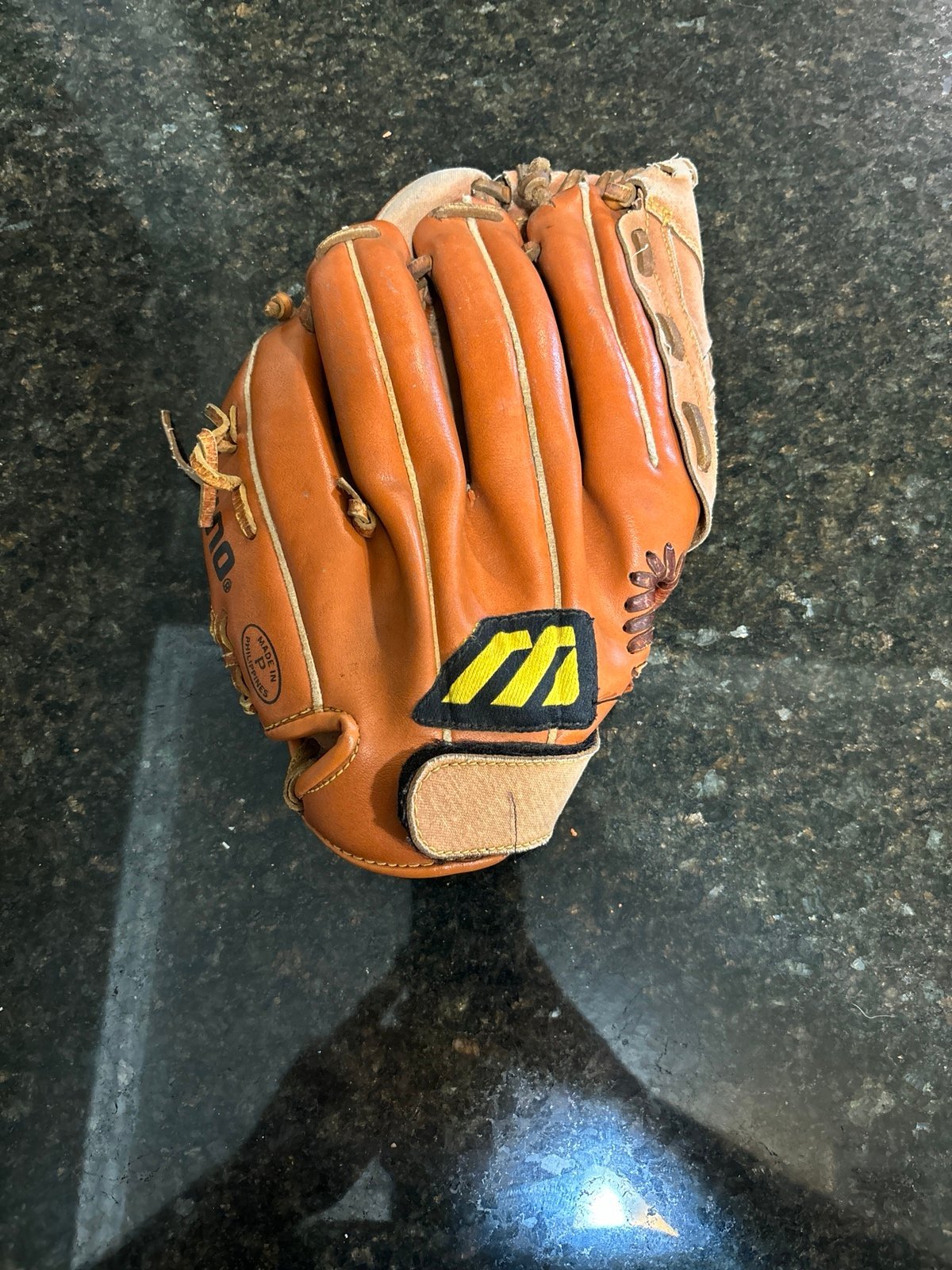 Mizuno Baseball Glove