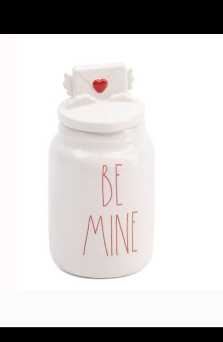 BRAND NEW 2023 BEAUTIFUL BOXED RAE DUNN BE MINE RED HEART WHITE CANISTER JAR
