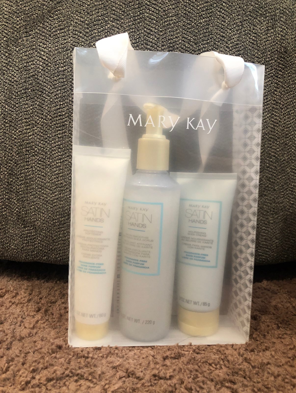 Mary Kay Satin Hands Set