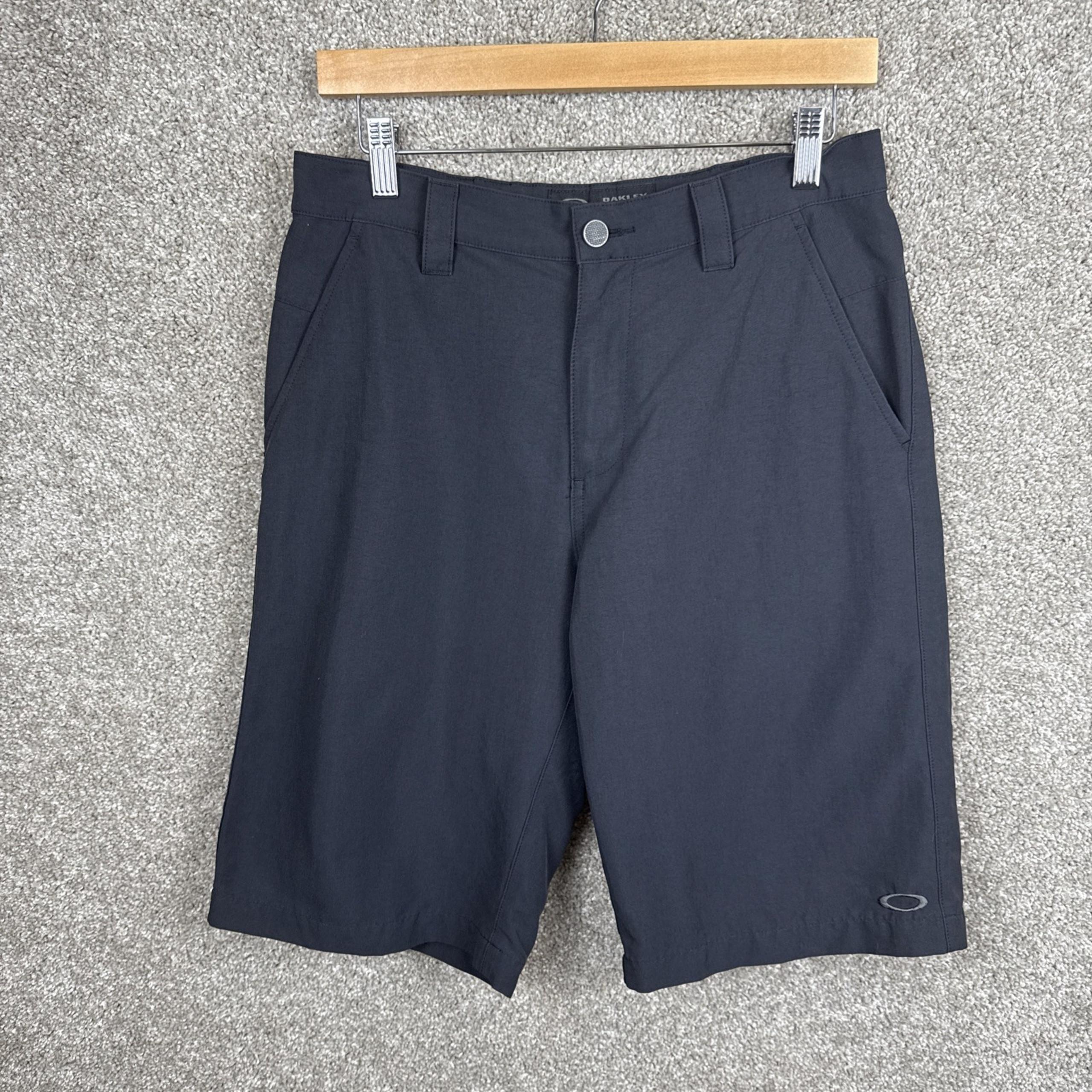 Oakley Men's Shorts Size 30 Black Performance Stretch Athletic Golf Chino Logo