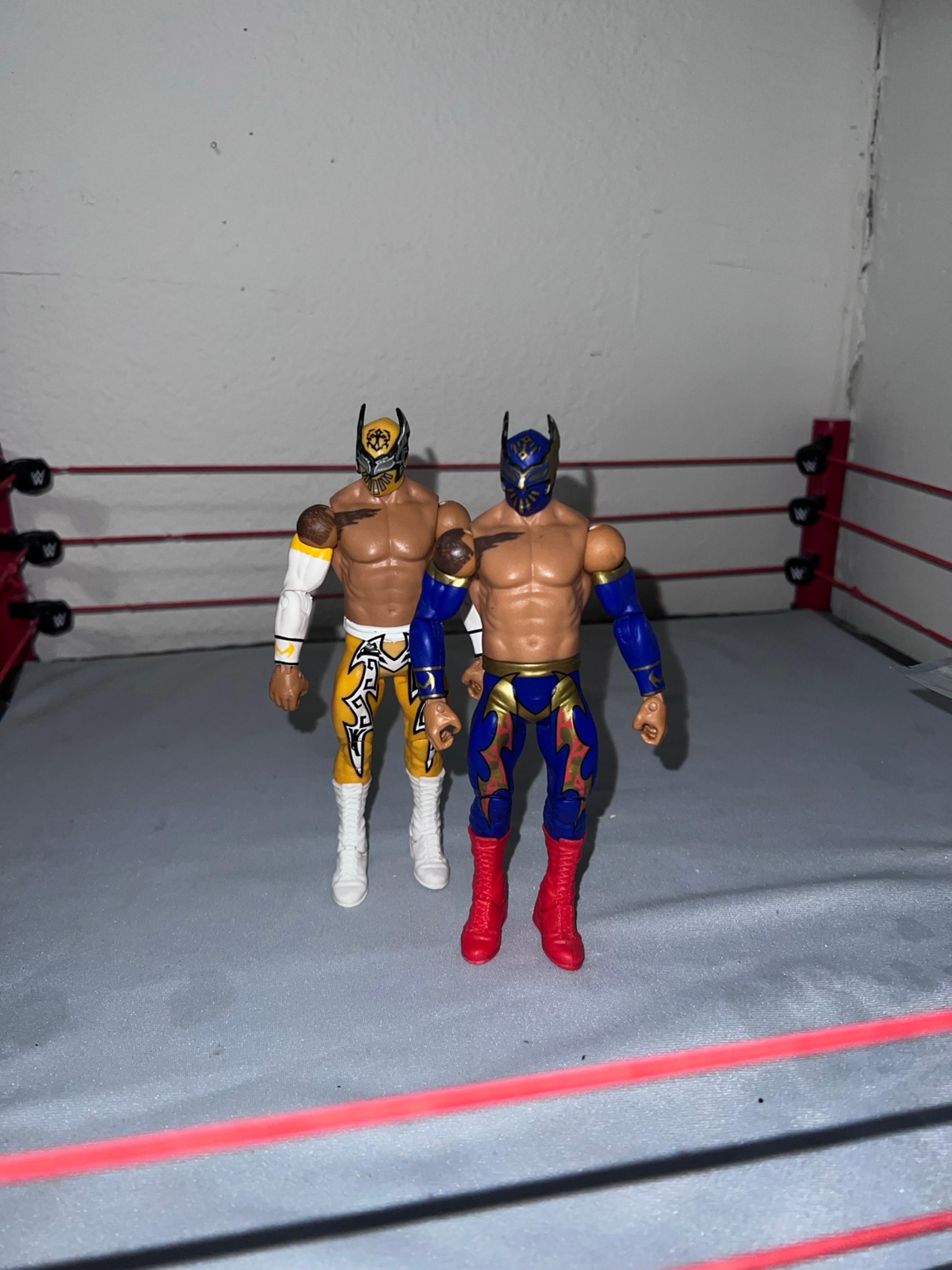 WWE sin Cara figures