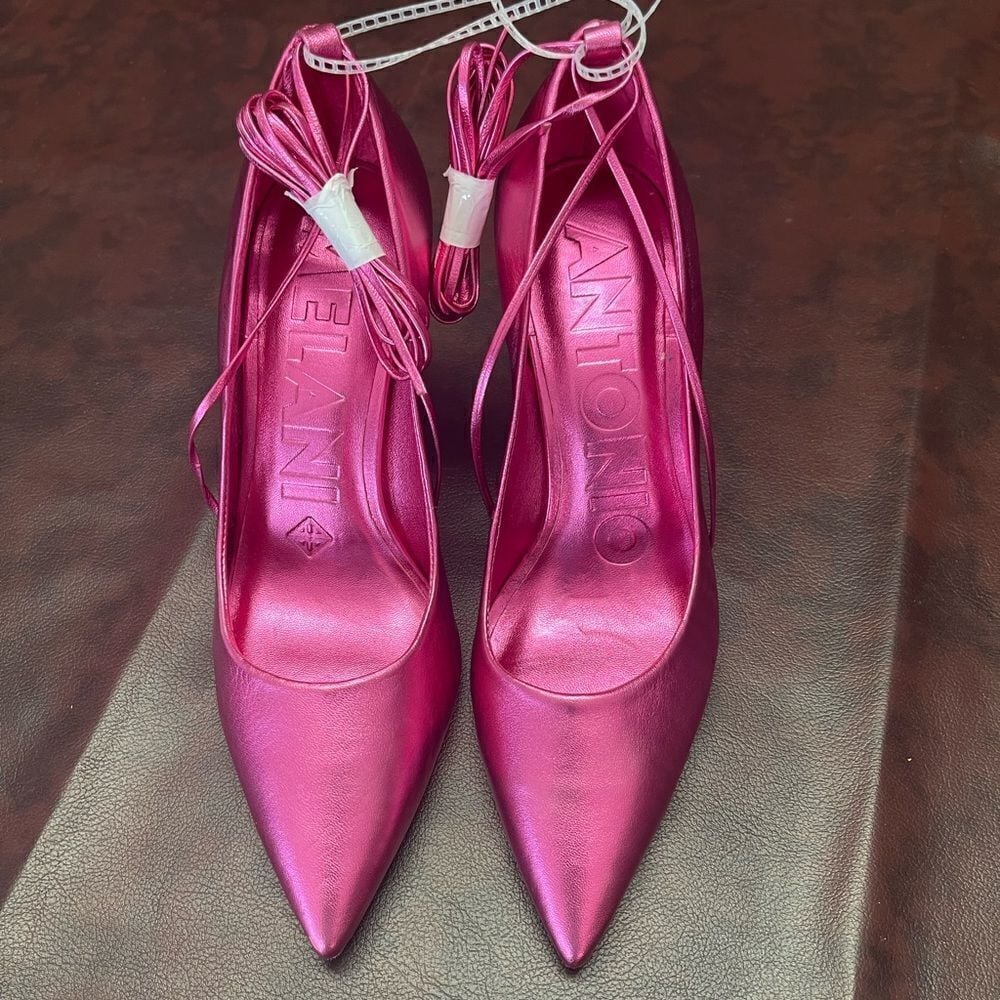 Antonio Melani new w/out tags pink stiletto heels with ankle strap ties, size 7