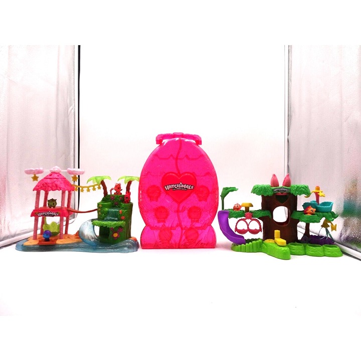 Hatchimals Colleggtibles Secret Scene and Tropical Island Case Nursery Jungle