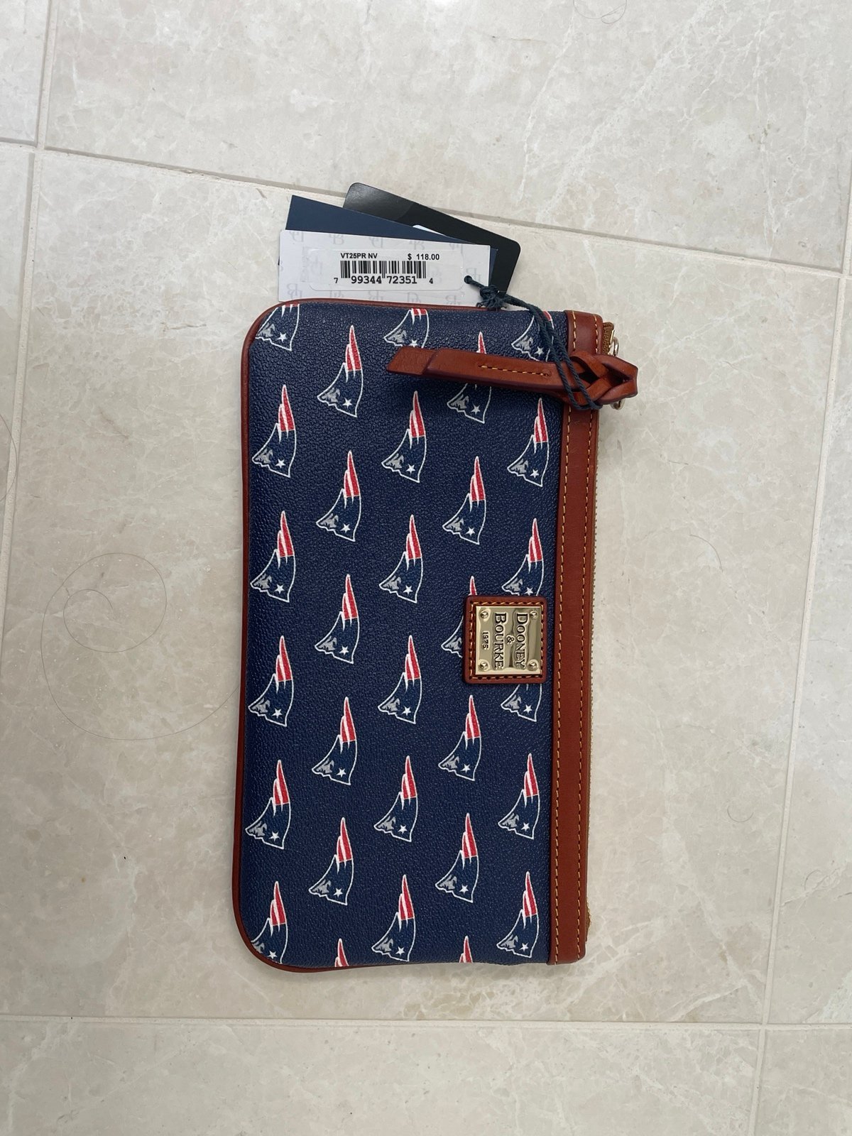 dooney and bourke new with tag