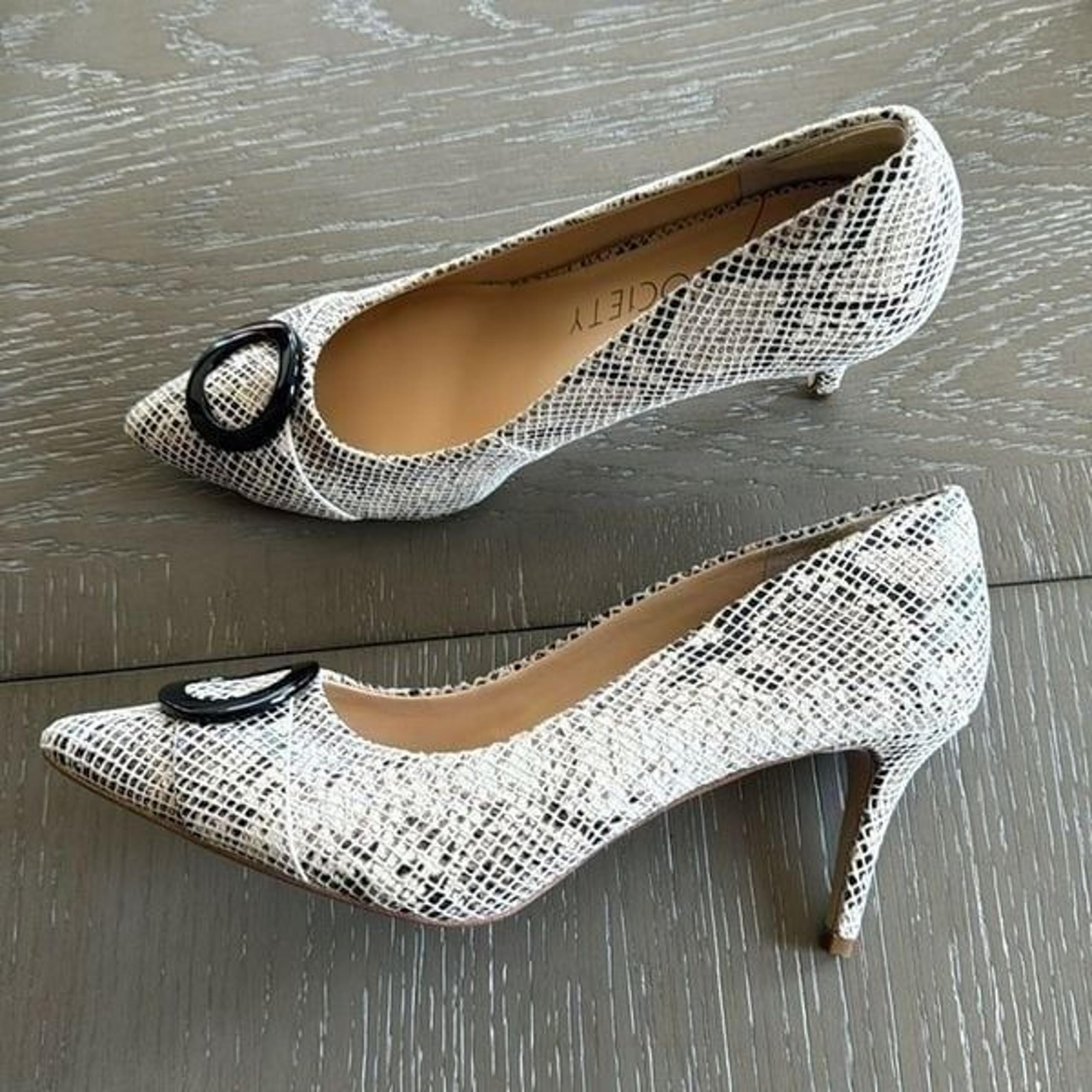 Sole Society Ronya Pump Leather Beige Brown Snake Print Pointed Toe Shoes Sz 9.5