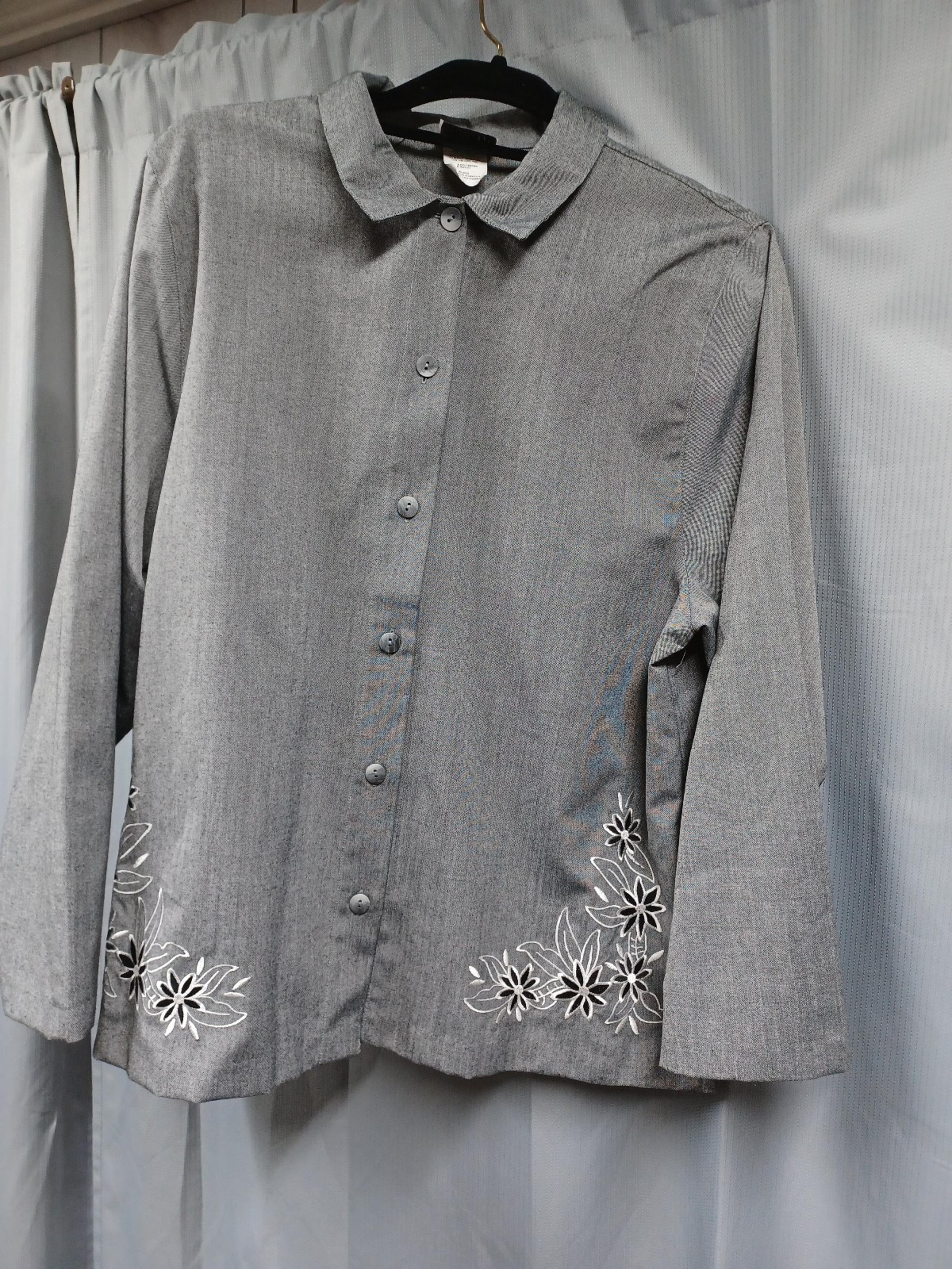 Bonworth women's large long sleeve button-down blouse