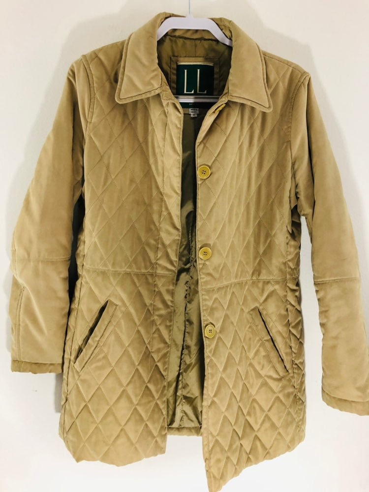 Womes Larry Levein coat ( pre- owned)