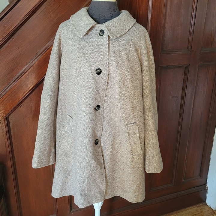 Vintage Arlette Womens Herringbone Wool Coat With Brown Buttons & Pockets XL