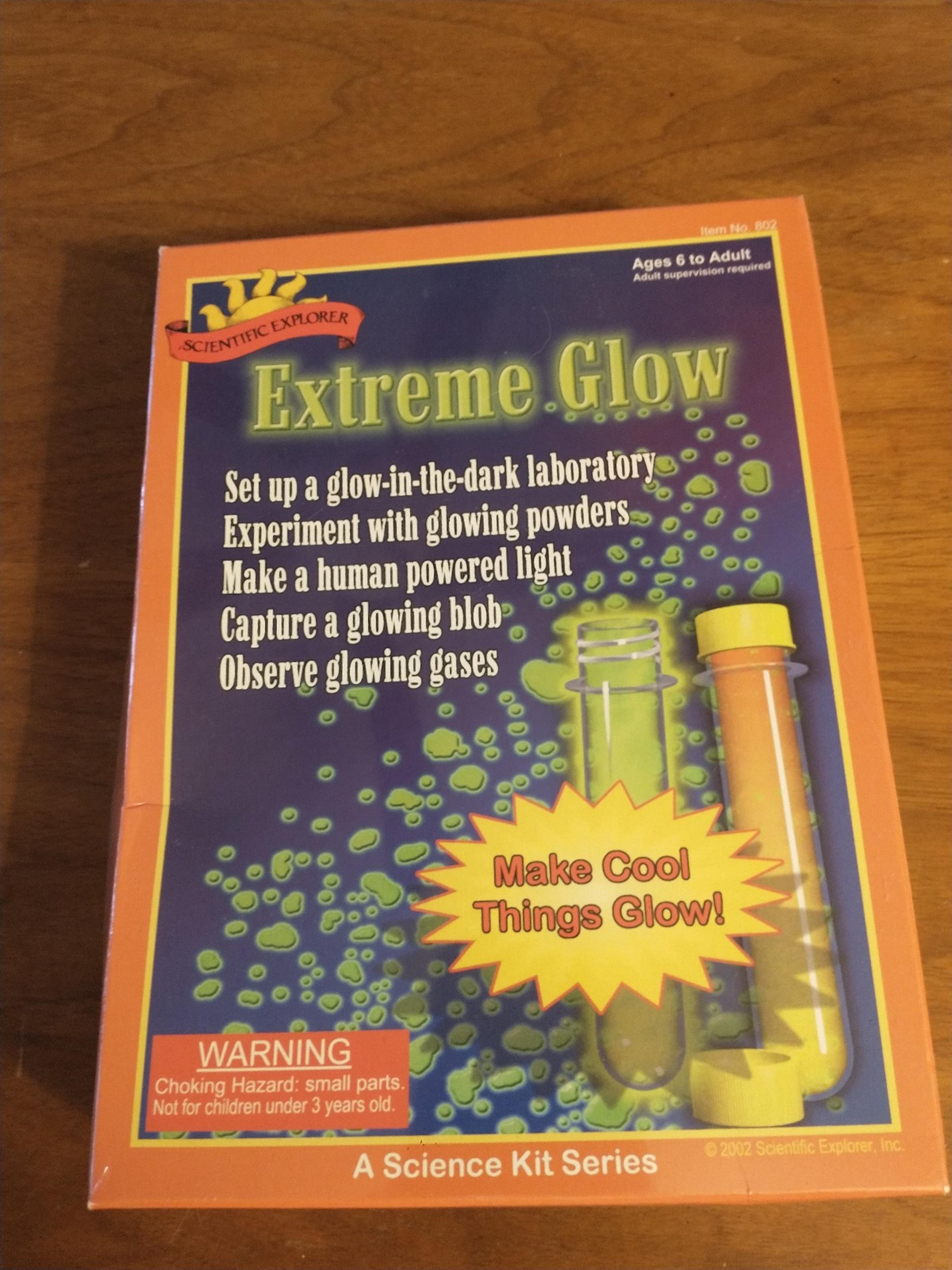 New scientific explorer extreme glow science kits