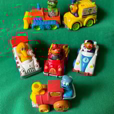Vintage 1980’s Sesame Street Muppets diecast cars vehicles Ernie BB Bert Oscar