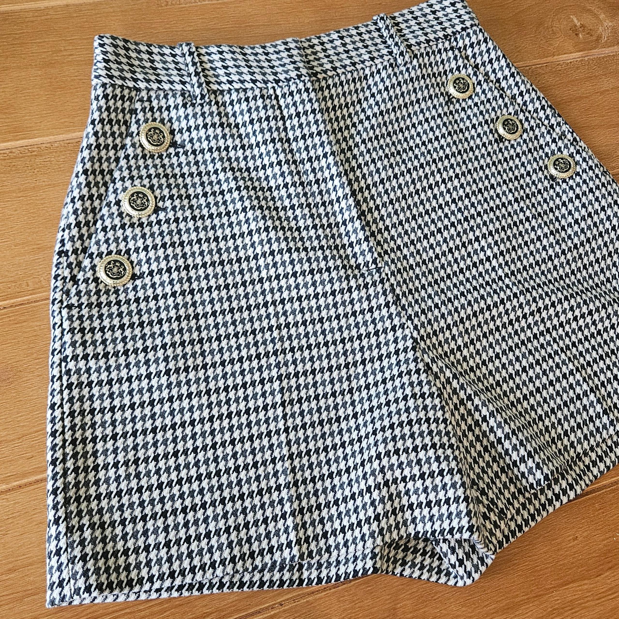 NWT-  ZARA High Waisted Houndstooth Bermuda Shorts Size Small