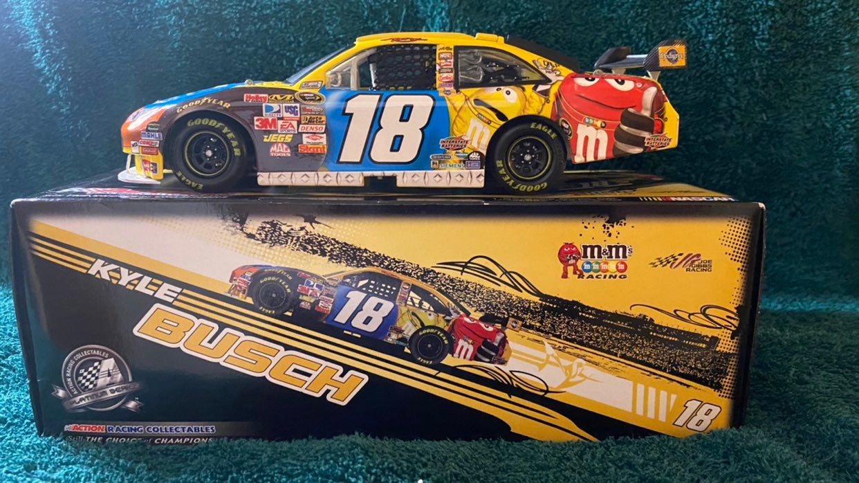 NASCAR Kyle Busch 1.24 Scale Diecast