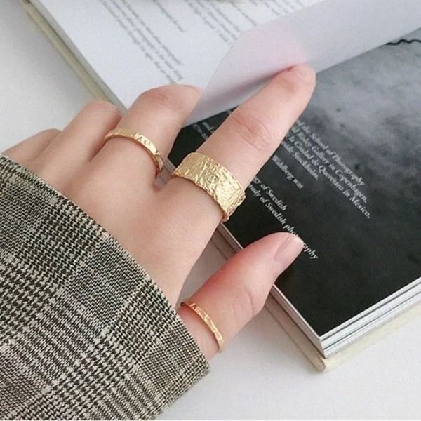 The Texture Band Ring in gold