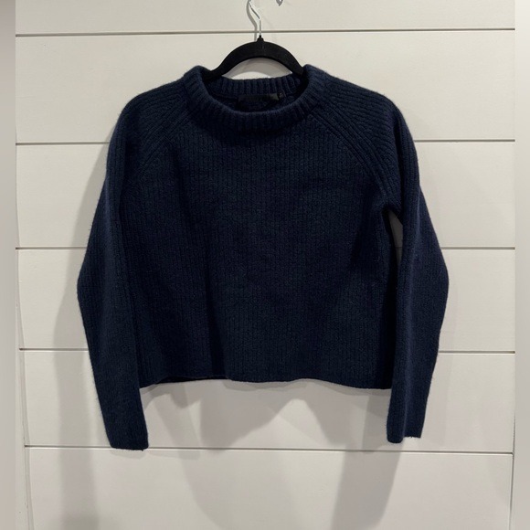 Jenni Kayne navy cashmere cropped sweater