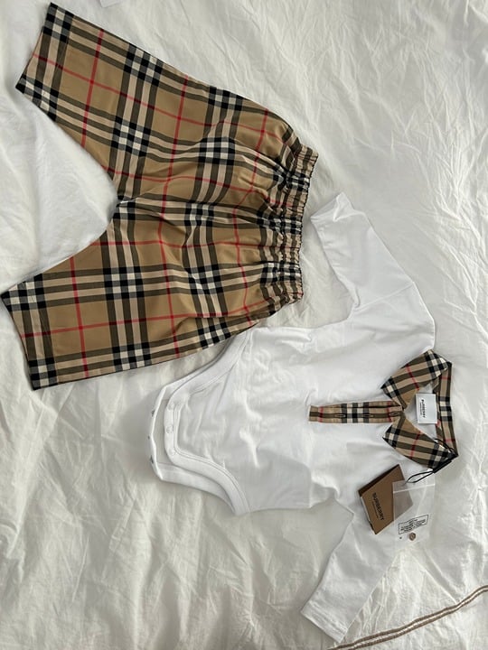 Burberry kids outfit