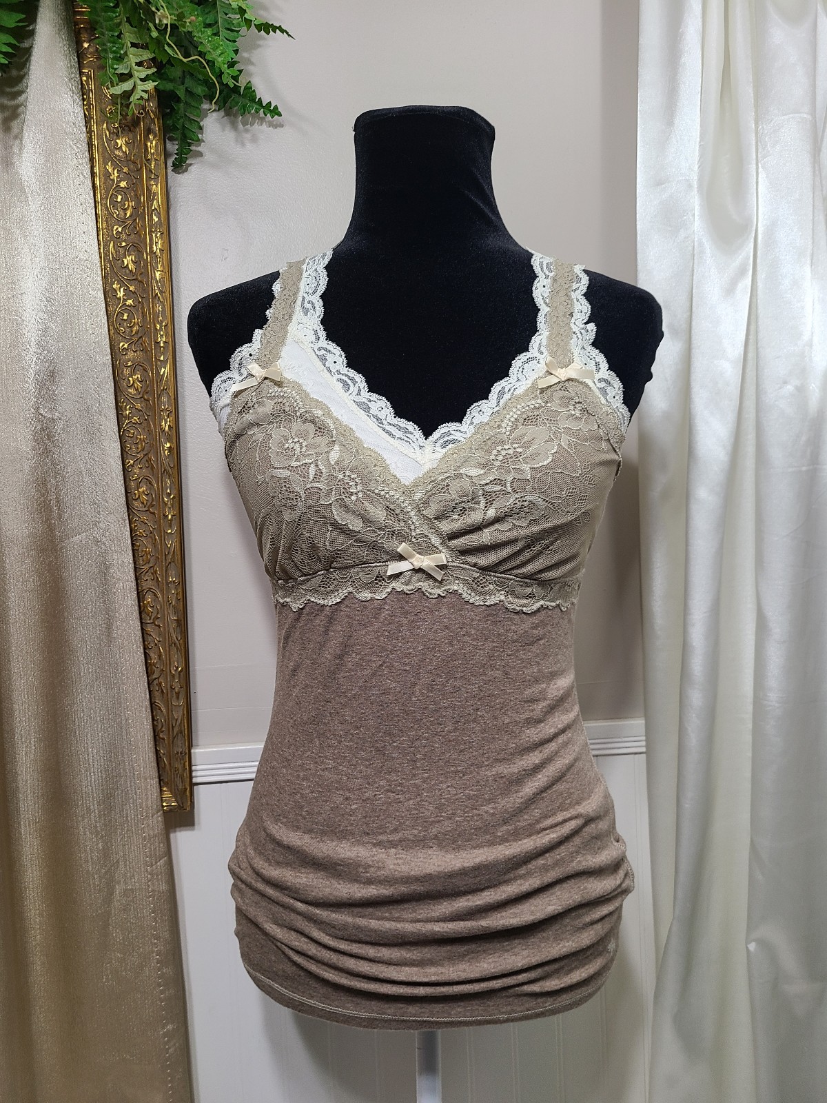 Rare ♡ Y2k ♡ Abercrombie Lace Cami Light Brown