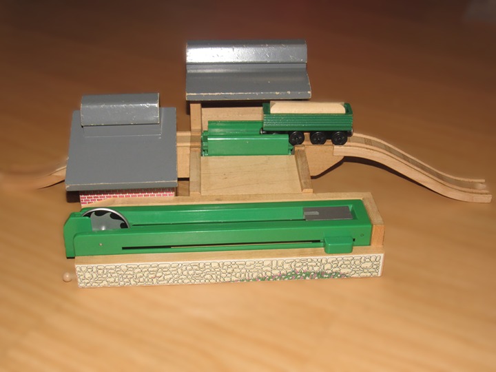Thomas Wooden Railway Track Sawmill with Dumping Depot Saw Mill Split Log Car