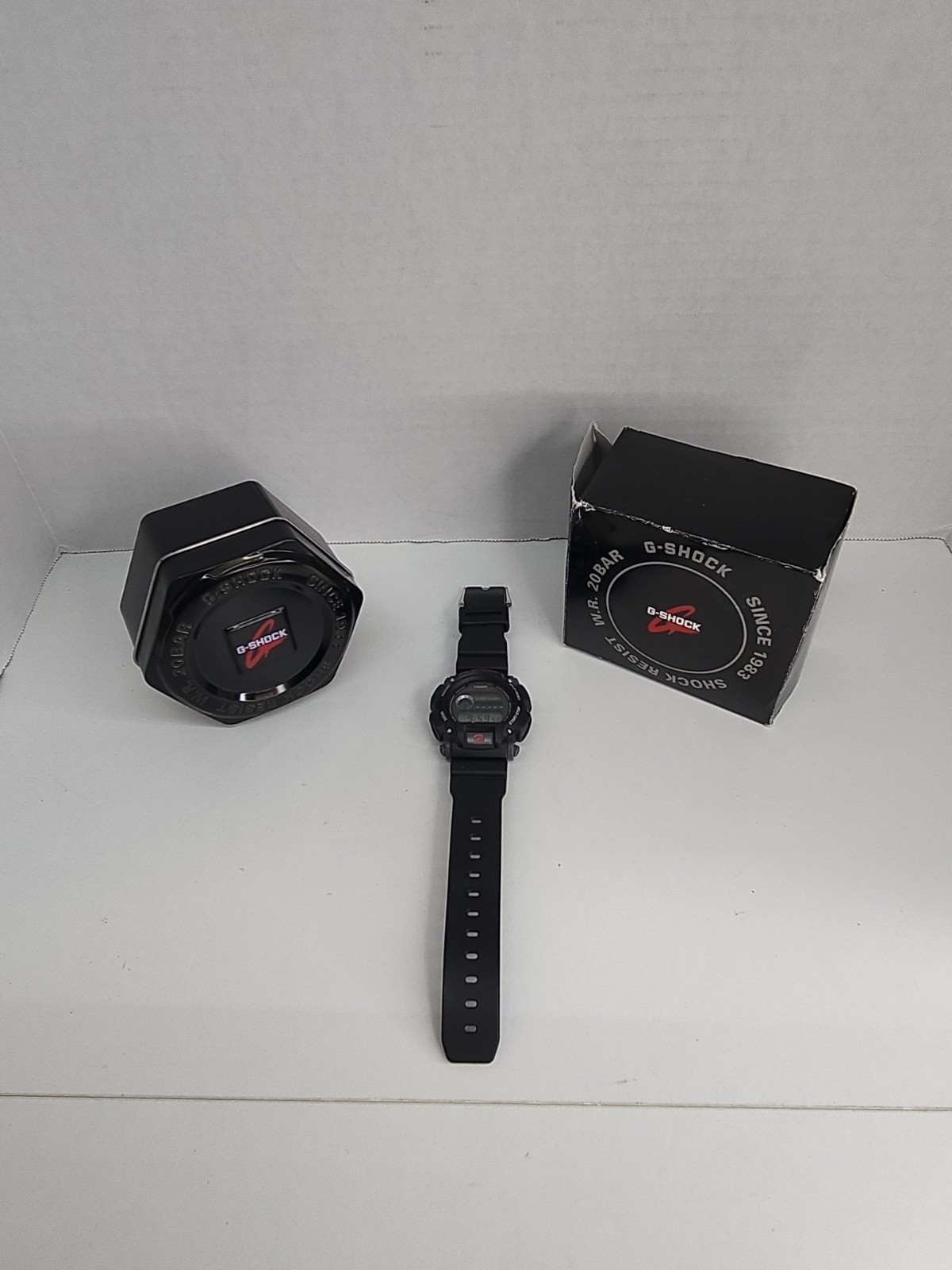 G Shock-DW9052-1V Digital-209M Wristwatch Red Accents