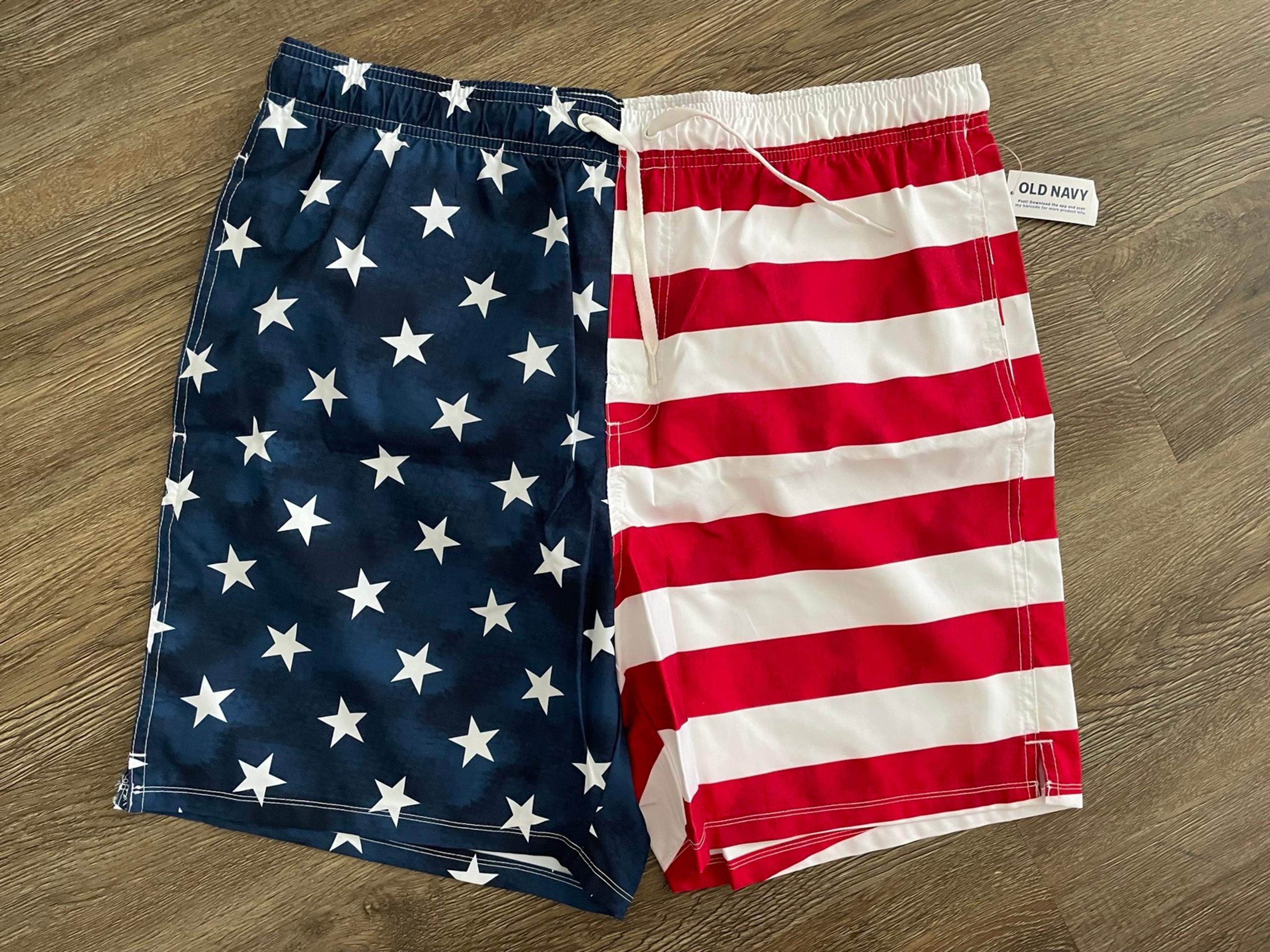 old navy Patriotic mens swim trunks NWT Size Large