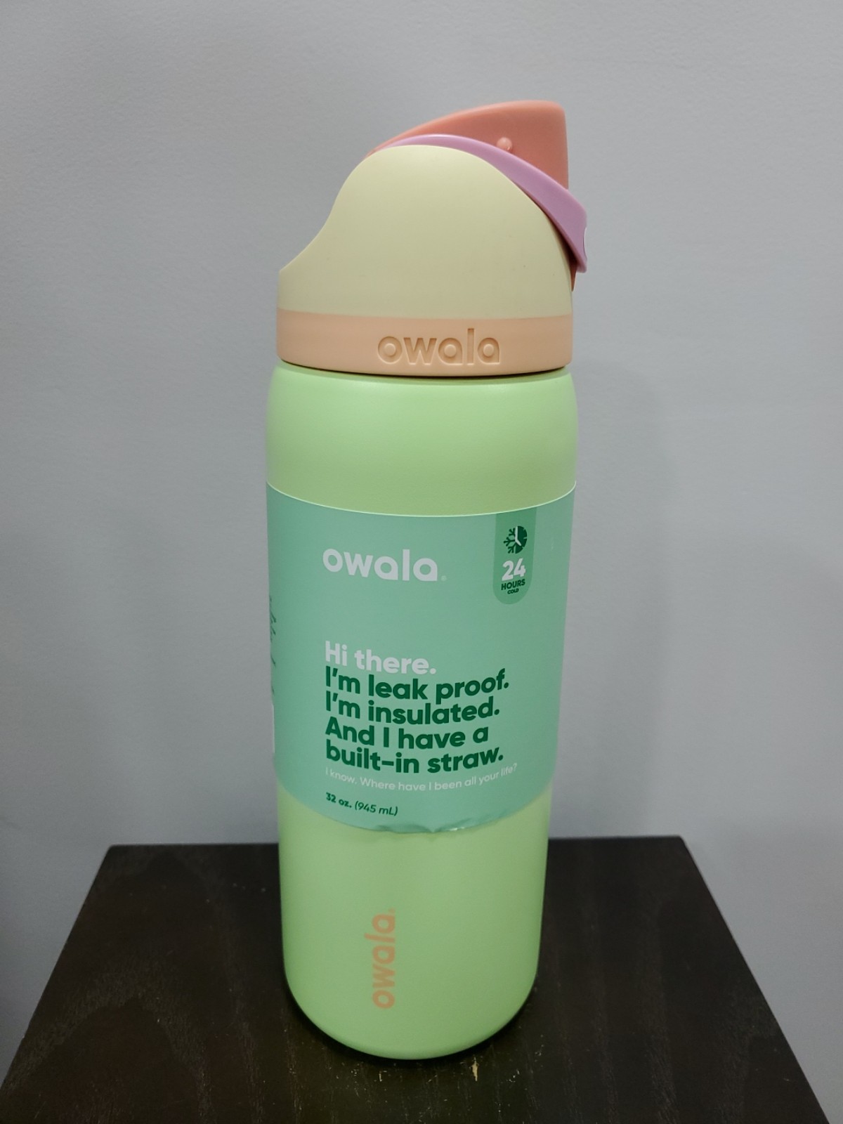 Owala FreeSip Stainless Steel Water Bottle / 32oz / Color: Lime Light