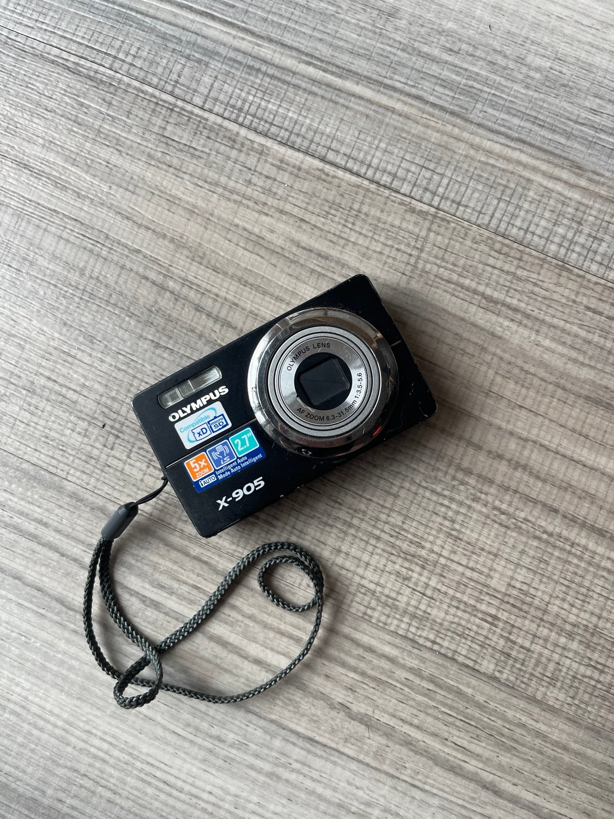 Olympus x-905 Digital Camera