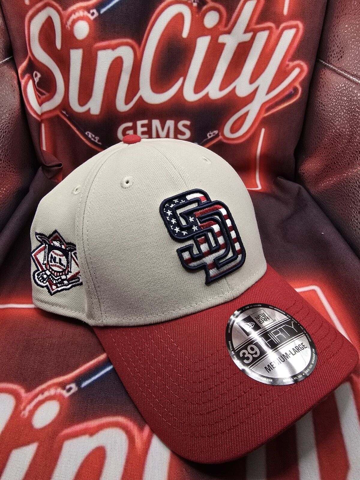 New Era Khaki/Red San Diego Padres 2024 Fourth of July 39THIRTY Flex Hat M-L
