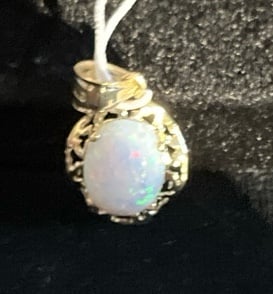 Brand new 10k Opal Stone pendant