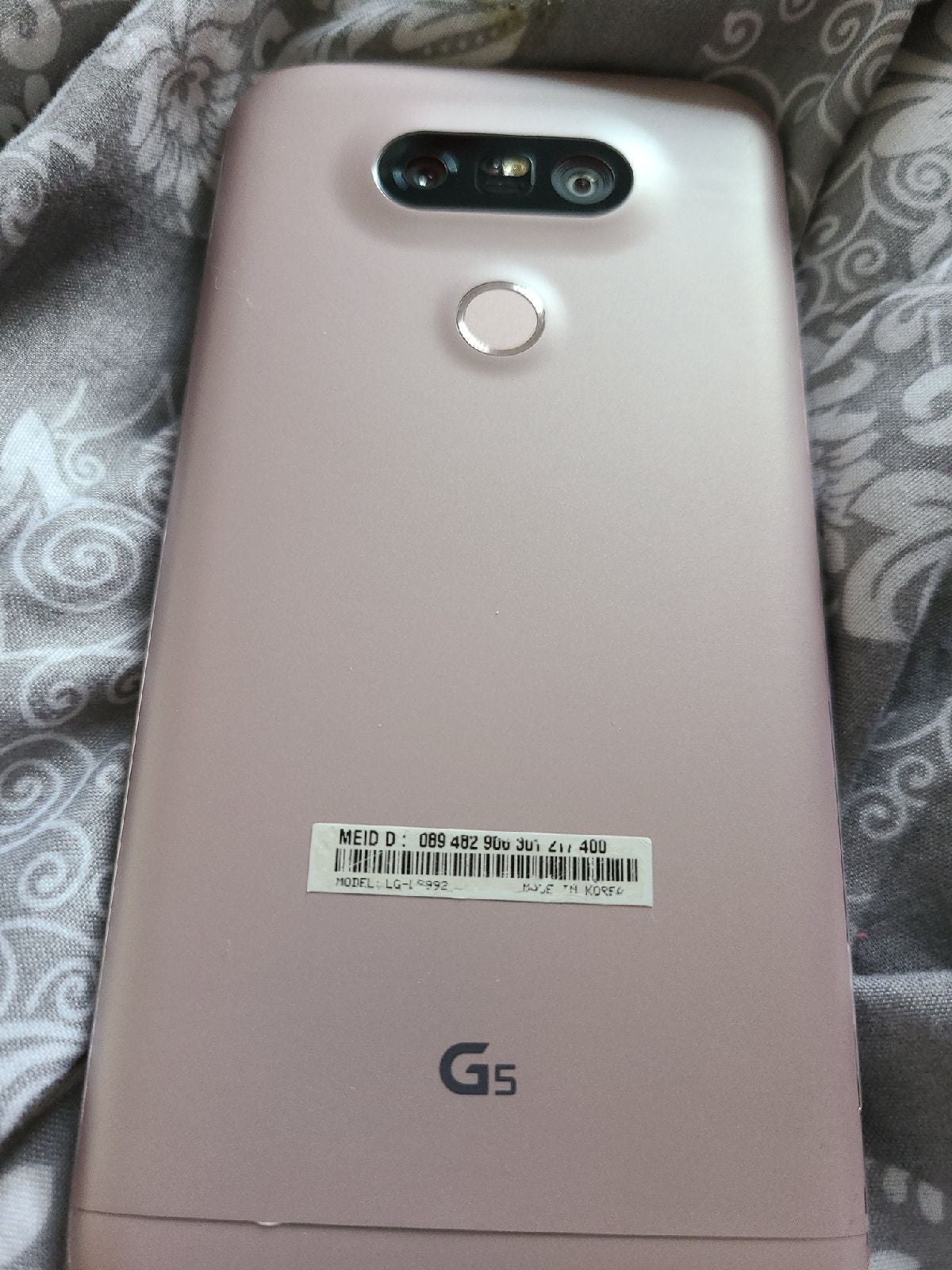 LG5 cell phone